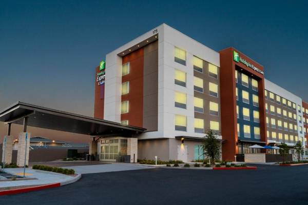 Holiday Inn Express & Suites - Las Vegas - E Tropicana an IHG Hotel