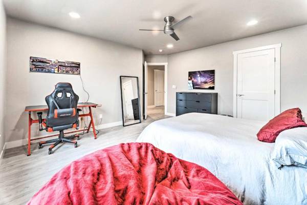 Workspace - Minden Townhome with BBQ 16 Mi to Lake Tahoe!