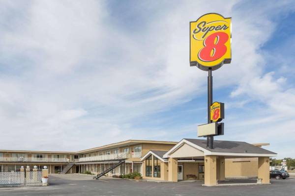 Super 8 by Wyndham Wells