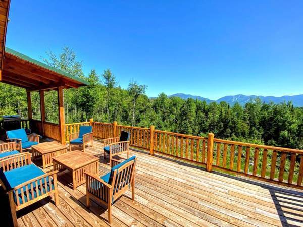 UV Log home with direct Cannon Mountain views Minutes to attractions Fireplace Pool Table AC