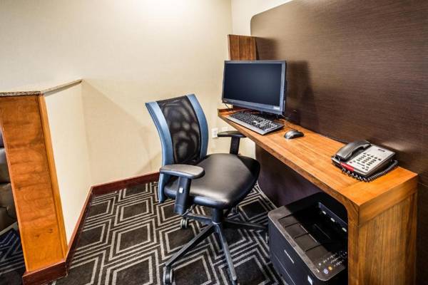 Workspace - TownePlace Suites by Marriott Gilford