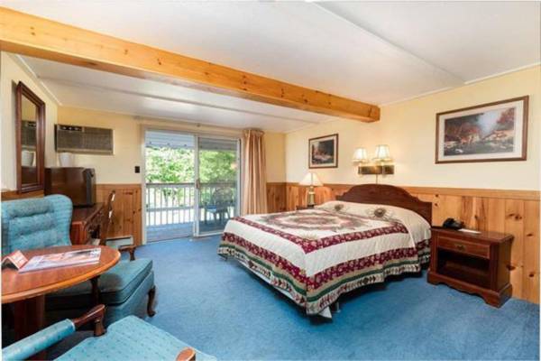 Covered Bridge River View Lodge