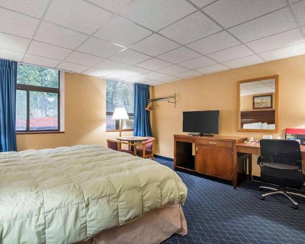 Workspace - Econo Lodge Manchester