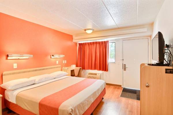 Motel 6-Nashua NH - South