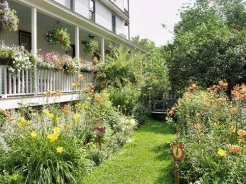 Woodstock Inn Station and Brewery