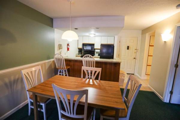 Deer Park Vacation Condo next to Recreation Center with Indoor Pool!