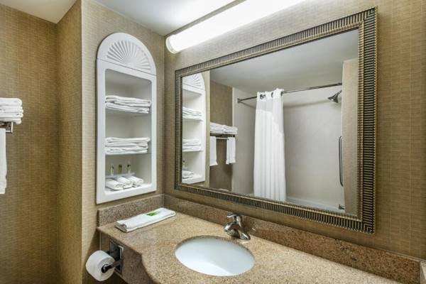 Holiday Inn Express Hotel & Suites Hampton South-Seabrook an IHG Hotel