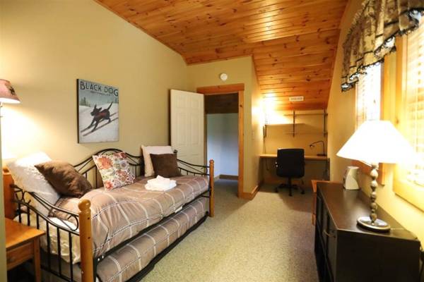 Workspace - Private Pet Friendly 4 Bedroom Deluxe Vacation Home Close to Waterville Valley Resort!