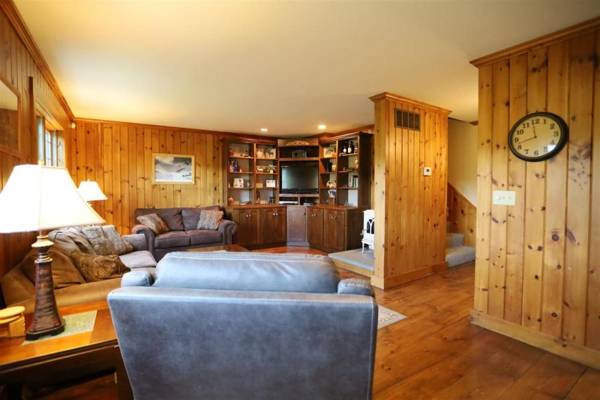 Private Pet Friendly 4 Bedroom Deluxe Vacation Home Close to Waterville Valley Resort!