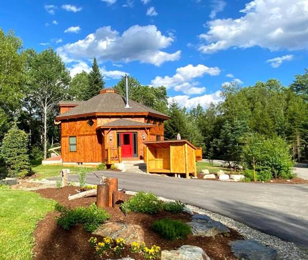 OR Luxury 'yurt-like' home in Bretton Woods with private beach firepit AC fishing and trails