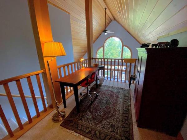 Workspace - E5 Beautiful Bretton Woods slopeside home amazing views of Mount Washington Hot Tub AC