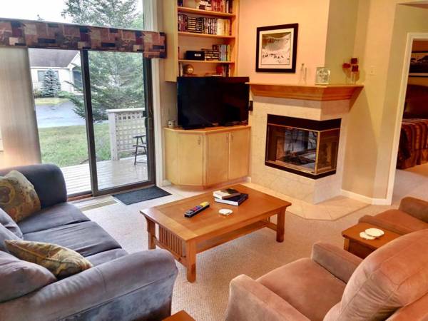 G4 Modern home with AC within walking distance of golf course and Mt Washington Hotel