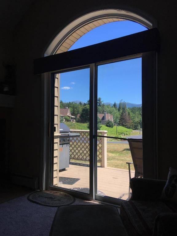 F5 Renovated home on golf course in Bretton Woods AC