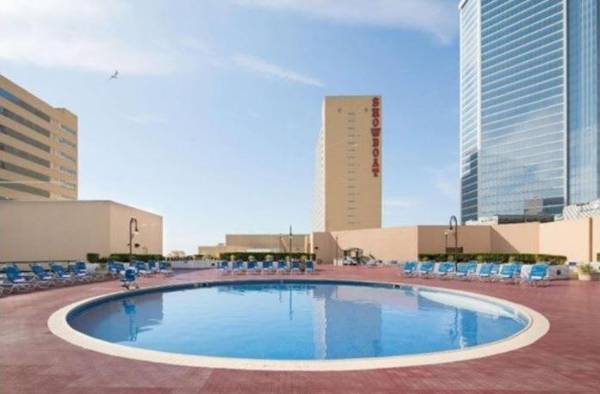 TWO Bold Condos on the Boardwalk by CozySuites