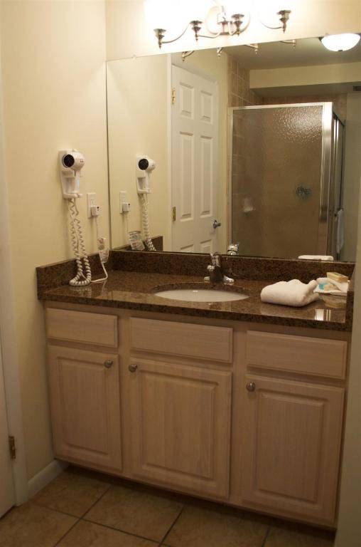 Madison Avenue Beach Club