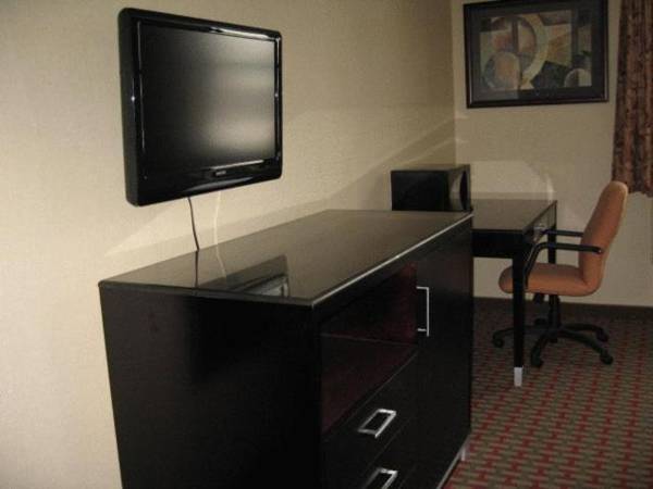 Workspace - Town House Inn and Suites