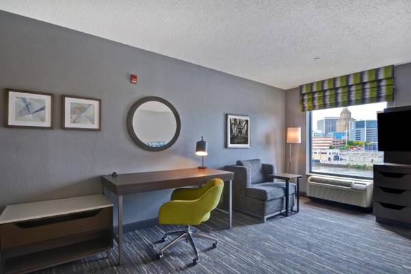Workspace - Hampton Inn & Suites Newark-Harrison-Riverwalk