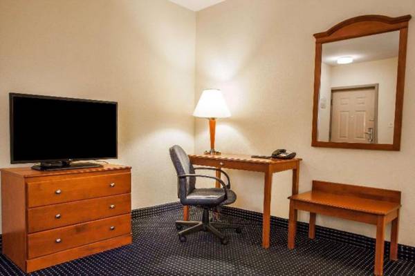 Workspace - Motel 6 East Windsor NJ Hightstown