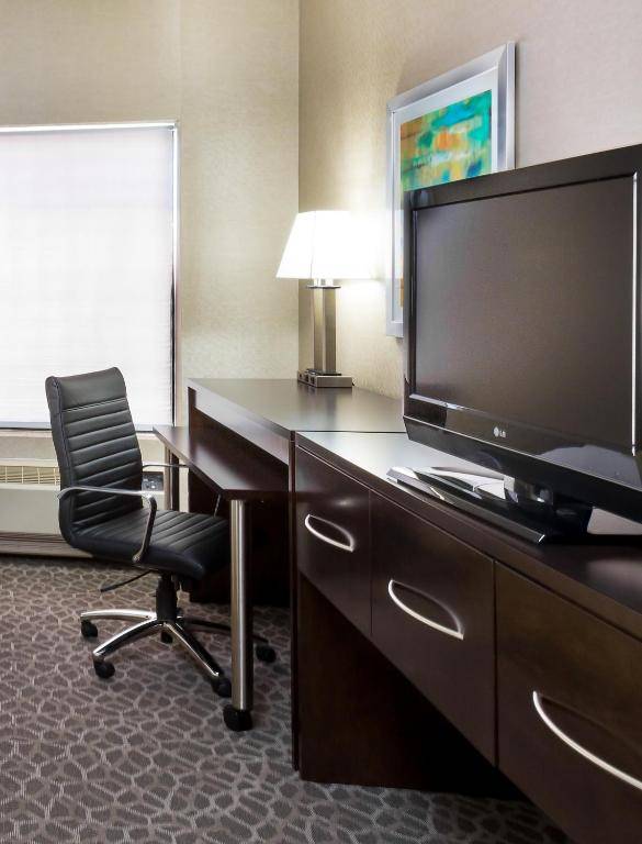 Holiday Inn Express & Suites Burlington - Mount Holly an IHG Hotel