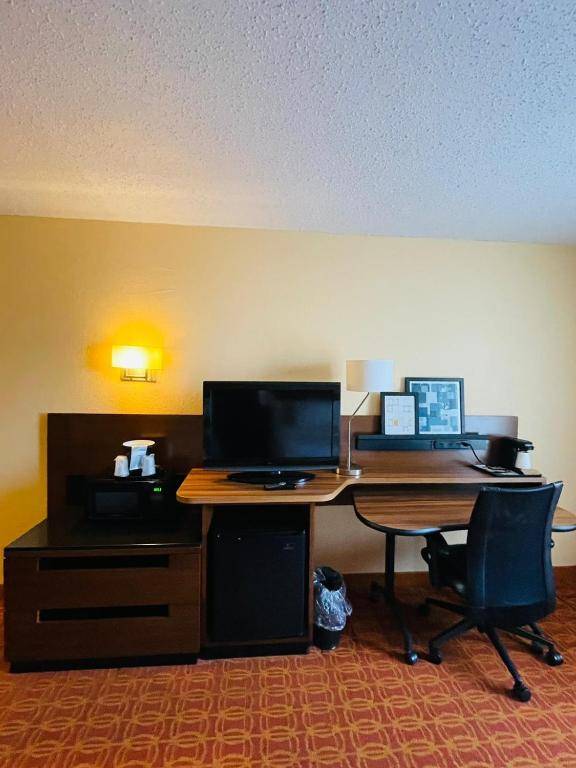Workspace - Comfort Inn & Suites Mt Laurel - Philadelphia