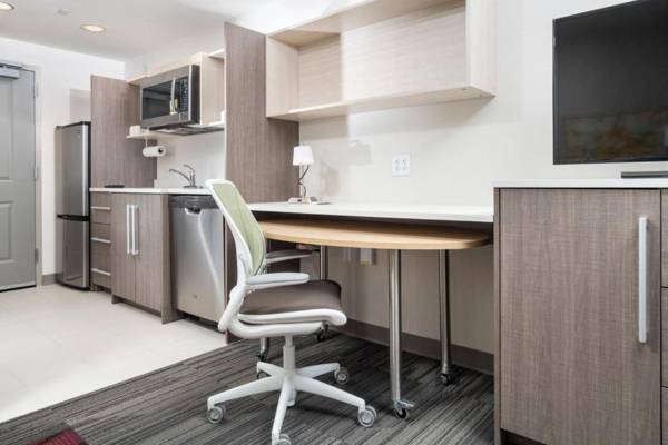 Workspace - Home2 Suites By Hilton Newark Airport