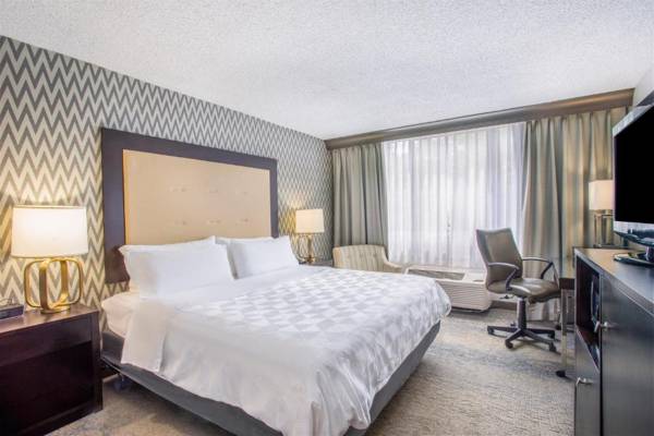 Workspace - Holiday Inn Hotel & Suites Parsippany/Fairfield an IHG Hotel