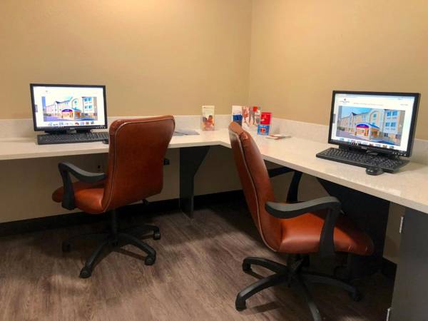 Workspace - Candlewood Suites Secaucus an IHG Hotel