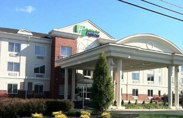 Holiday Inn Express Hotel & Suites Vineland Millville an IHG Hotel