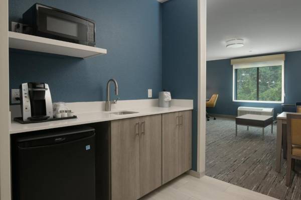 Holiday Inn Express & Suites - Williamstown - Glassboro an IHG Hotel