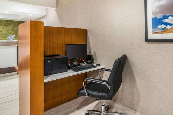 Workspace - Quality Inn & Suites Near White Sands National Monument