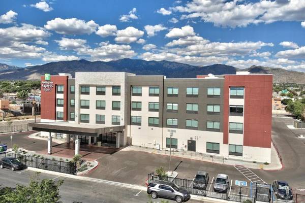 Holiday Inn Express & Suites - Albuquerque East an IHG Hotel
