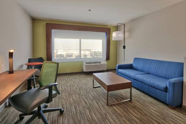 Workspace - Holiday Inn Express & Suites - Albuquerque East an IHG Hotel