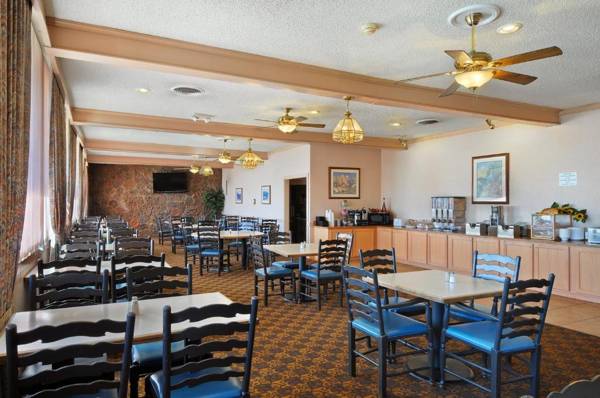 Days Inn & Suites by Wyndham Clovis