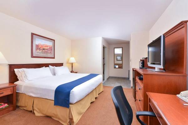 Workspace - Holiday Inn Express Hotel & Suites Farmington an IHG Hotel
