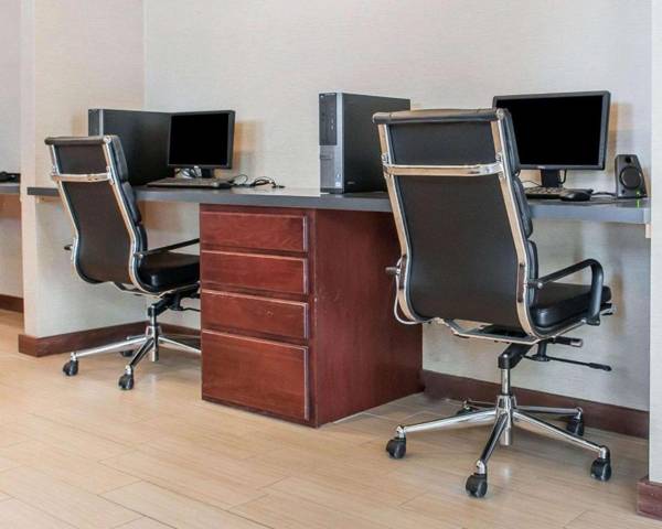 Workspace - Comfort Suites Farmington