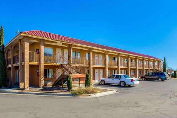 Rodeway Inn & Suites