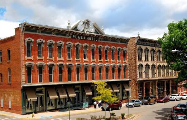 Historic Plaza Hotel