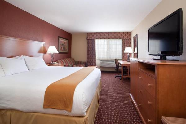 Holiday Inn Express Hotel & Suites Raton an IHG Hotel