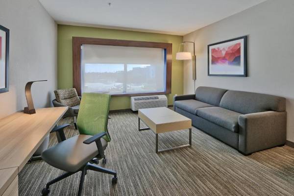 Workspace - Holiday Inn Express & Suites - Roswell an IHG Hotel