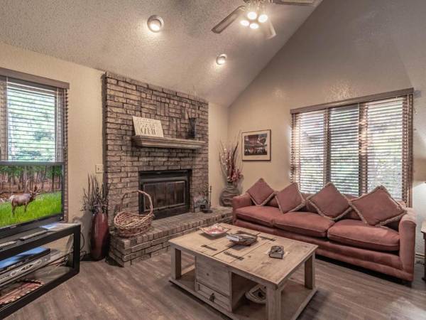 Ruidoso Rabb 4 Bedrooms Pet Friendly Hot Tub WiFi Sleeps 10