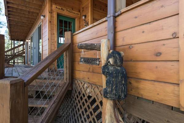 Aurora Montealis 2 Bedrooms Sleeps 4 Mountain Views Fireplace WiFi