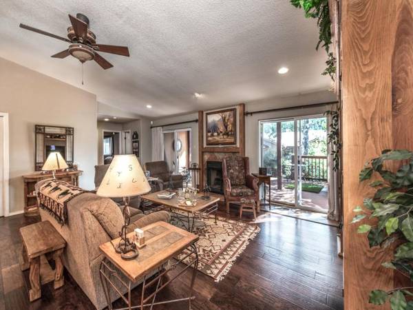 Wilbank's West 3 Bedrooms Fireplace WiFi HDTV Sleeps 8