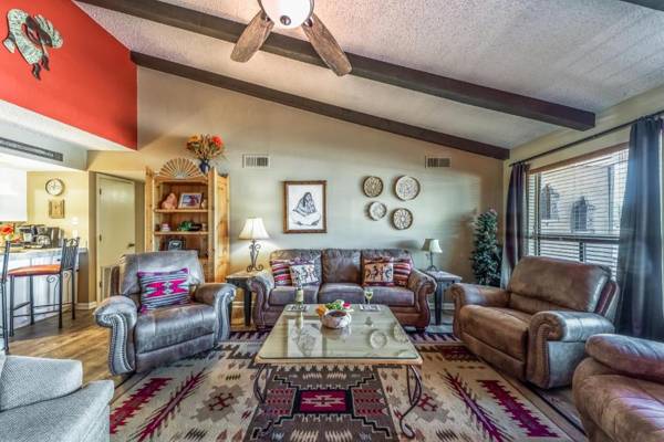 Aspen Run Condo 1A 3 Bedrooms Fireplace Patio WiFi Sleeps 6