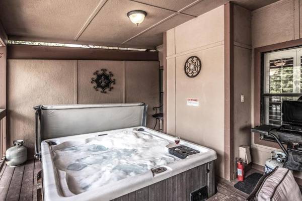 Pinon Park B2 2 BRs Hot Tub Pets Welcome WiFi Sleeps 6