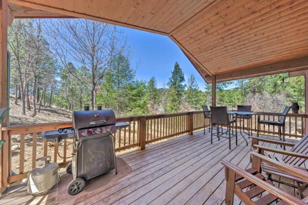 Stunning Ruidoso Cabin with Private Hot Tub!