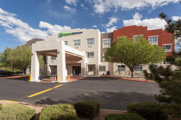 Holiday Inn Express & Suites - Santa Fe an IHG Hotel