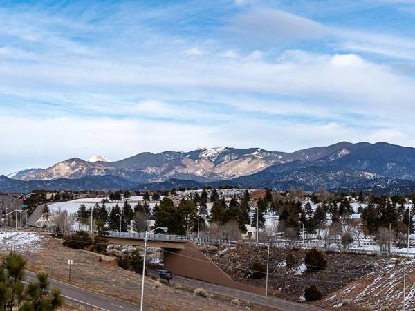 Vista La Sierra 2 Bedrooms Flat Screen TV Pet Friendly Sleeps 6