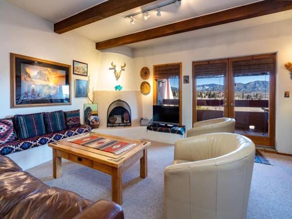 Cielo Grande 305 2 Bedrooms HDTV Pet Friendly Sleeps 6