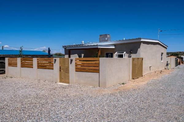 Crescent Moon Casita 2 Bedrooms Patio WiFi Sleeps 4