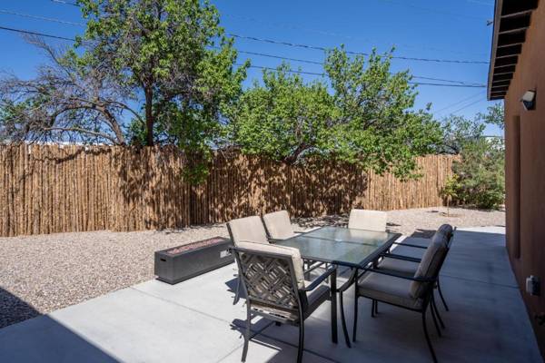 Casa Buena 3 BRs WiFi Fireplace Near Santa Fe Plaza Sleeps 6